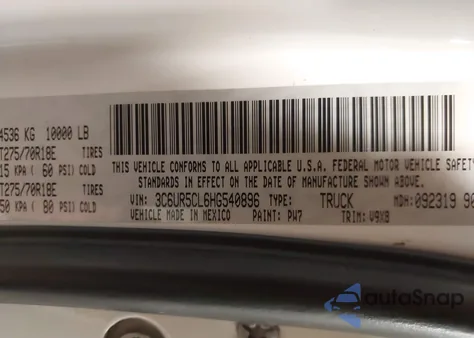 2017 Ram 2500 Tradesman 4X4 6'4 Box z USA, uszkodzony, nr VIN 3C6UR5CL6HG540896